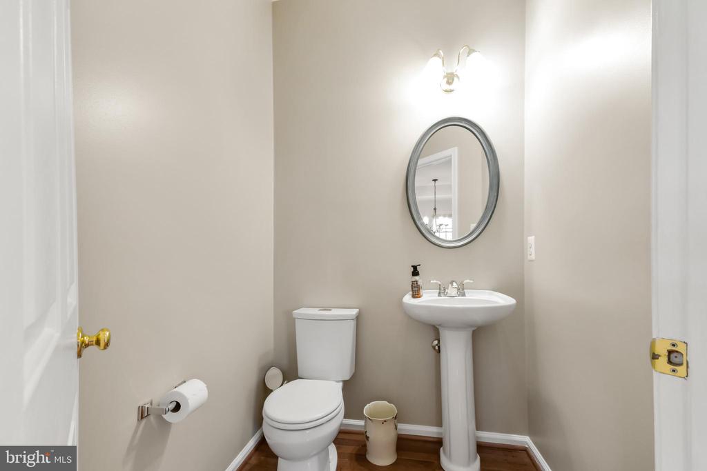 8 N POINTE TERRACE