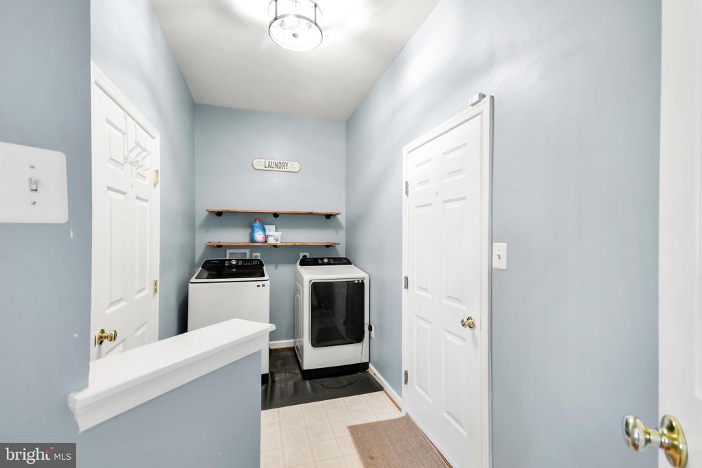 8 N POINTE TERRACE