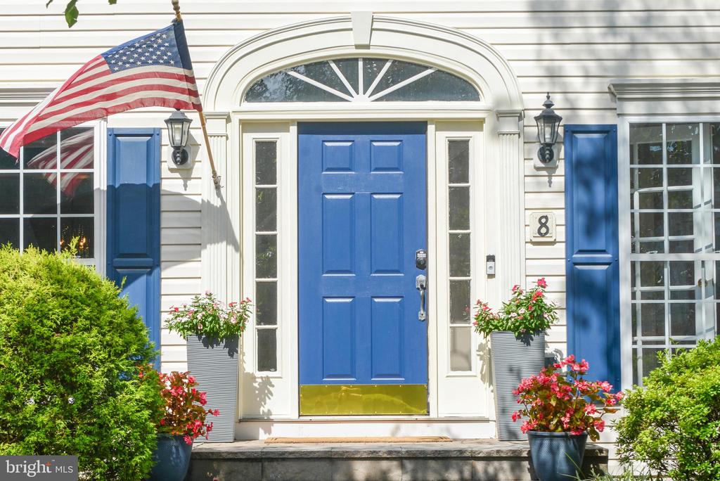 8 N POINTE TERRACE