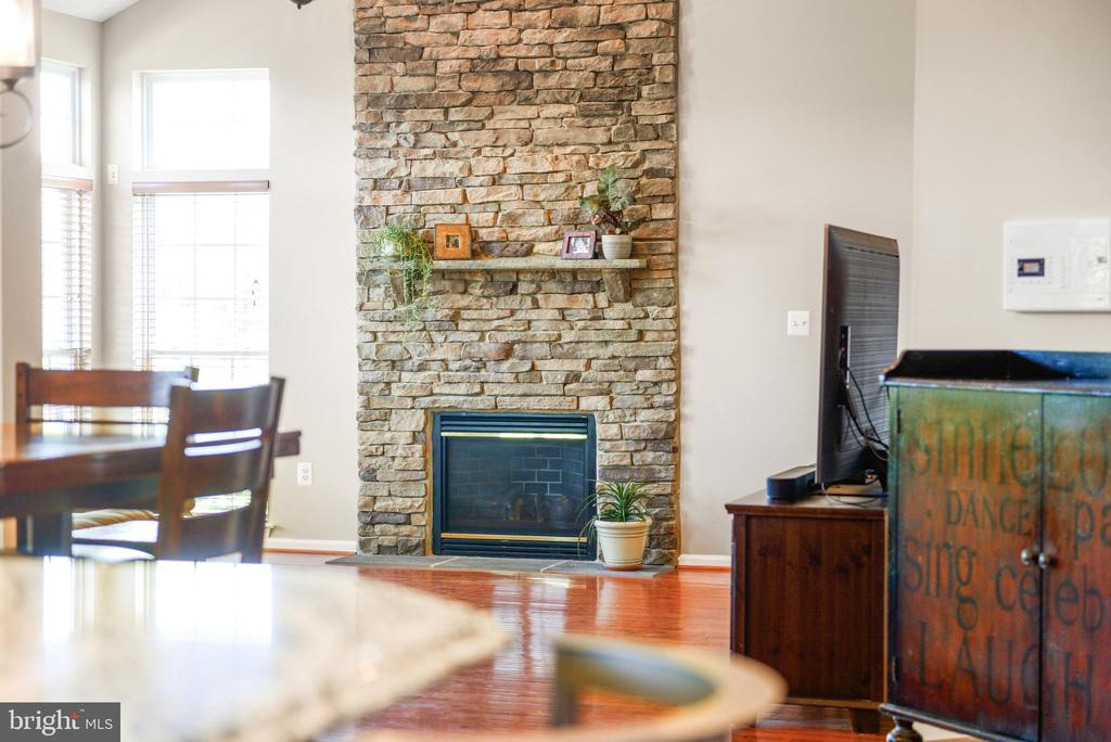 8 N POINTE TERRACE