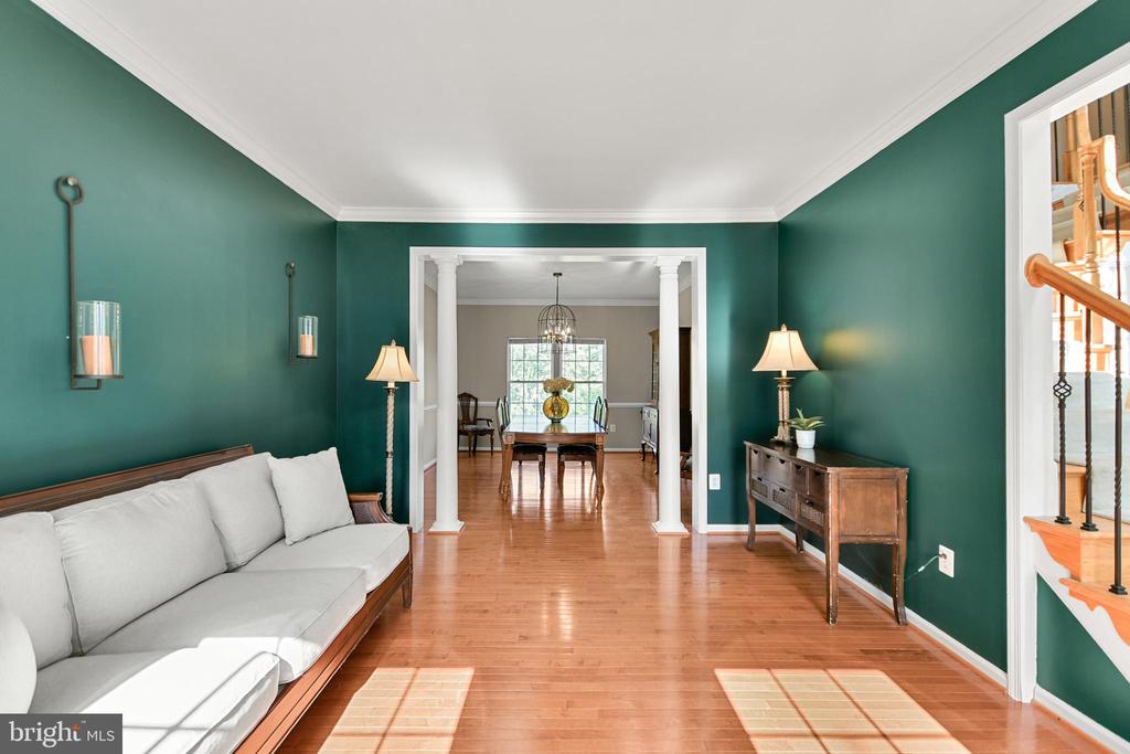 8 N POINTE TERRACE