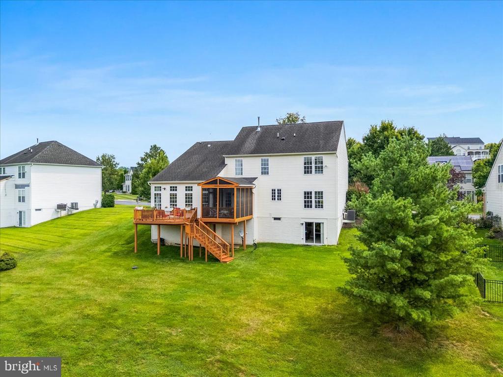 8 N POINTE TERRACE