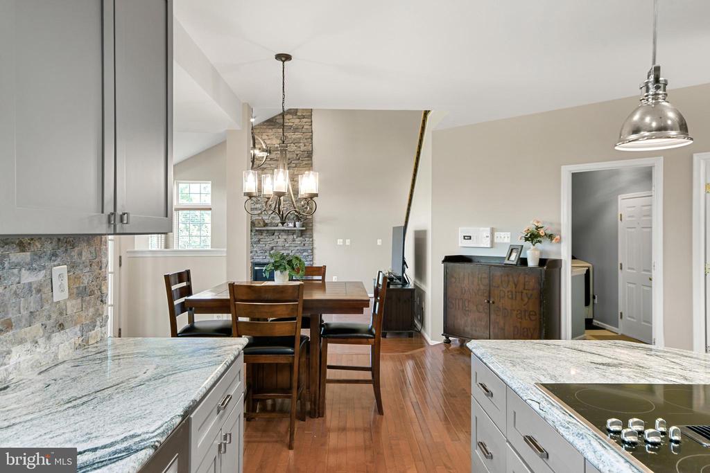8 N POINTE TERRACE