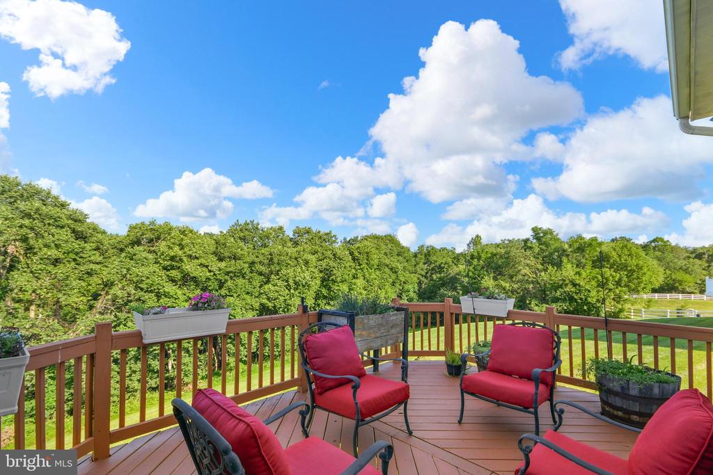 8 N POINTE TERRACE
