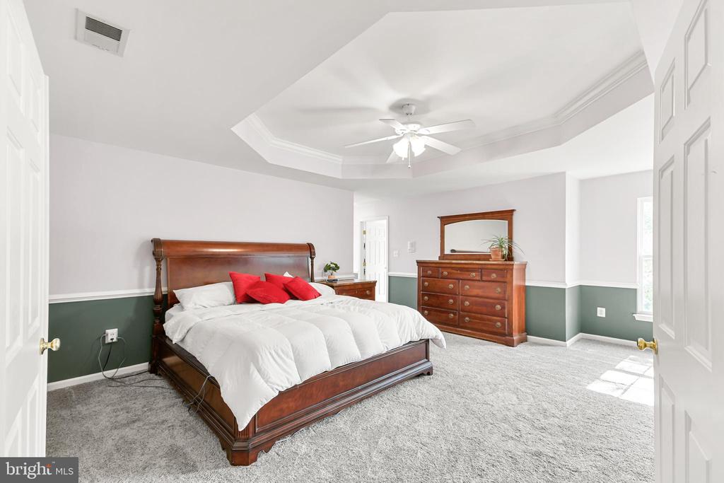 8 N POINTE TERRACE