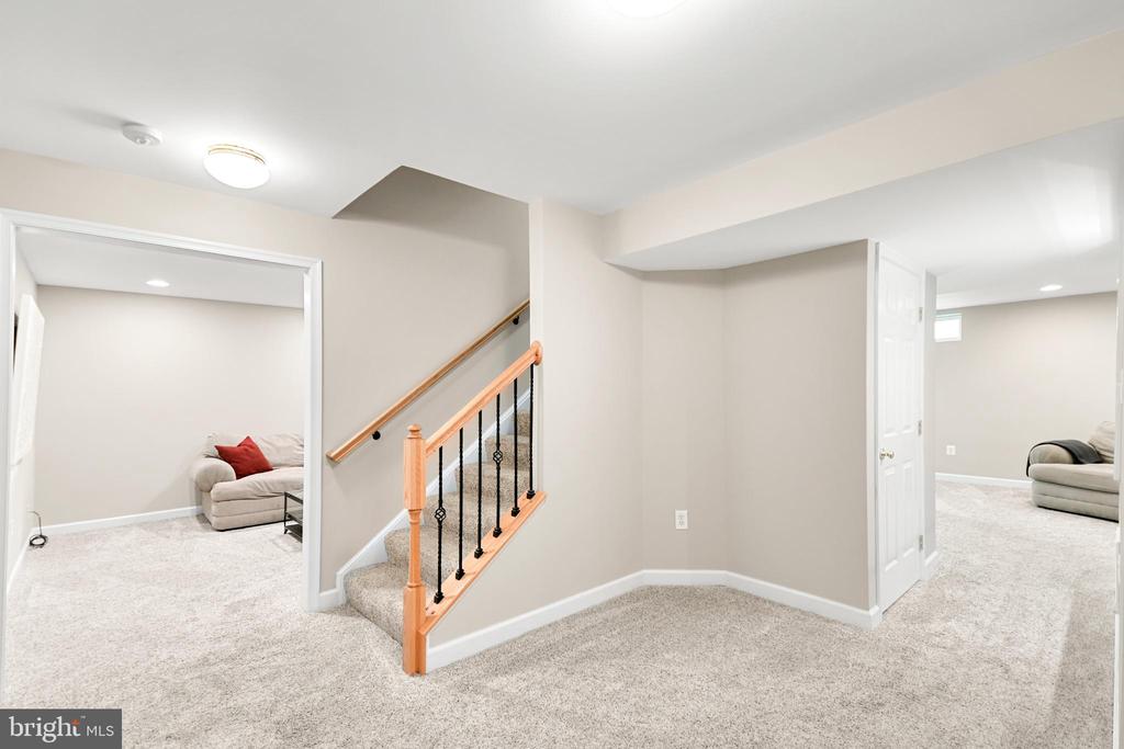 8 N POINTE TERRACE
