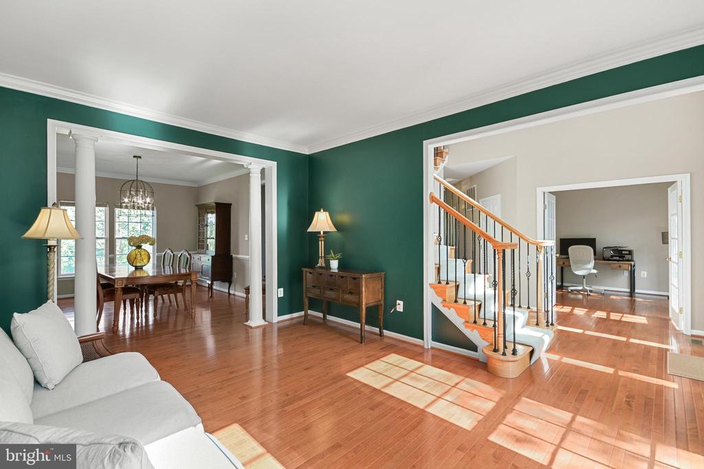 8 N POINTE TERRACE