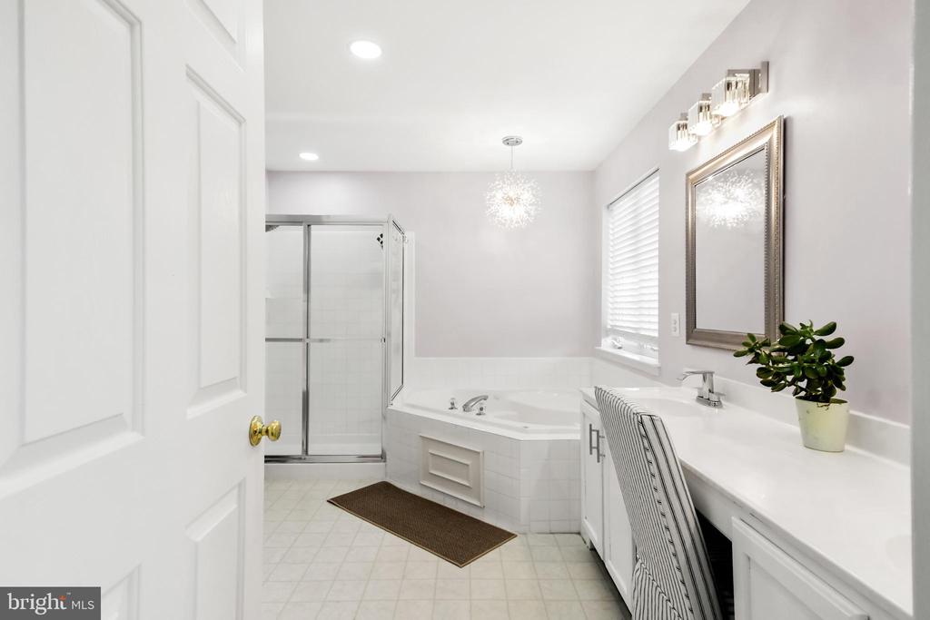 8 N POINTE TERRACE