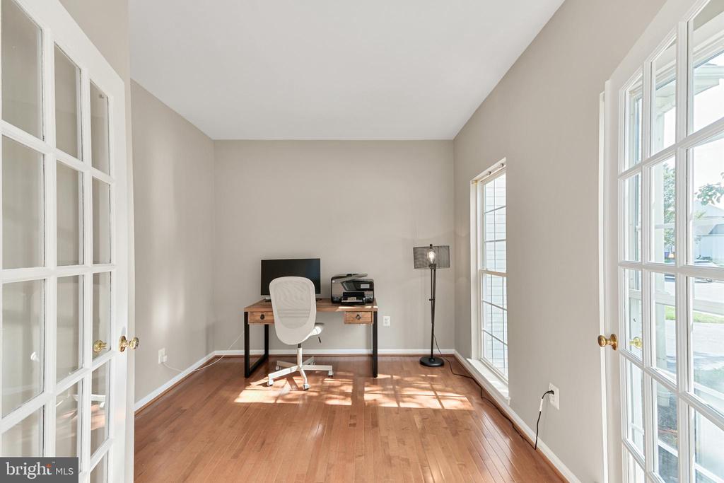 8 N POINTE TERRACE