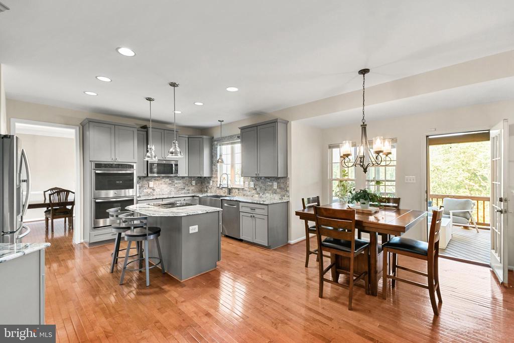 8 N POINTE TERRACE