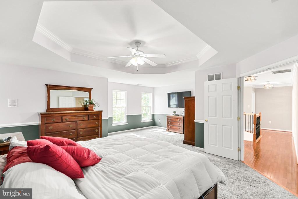 8 N POINTE TERRACE