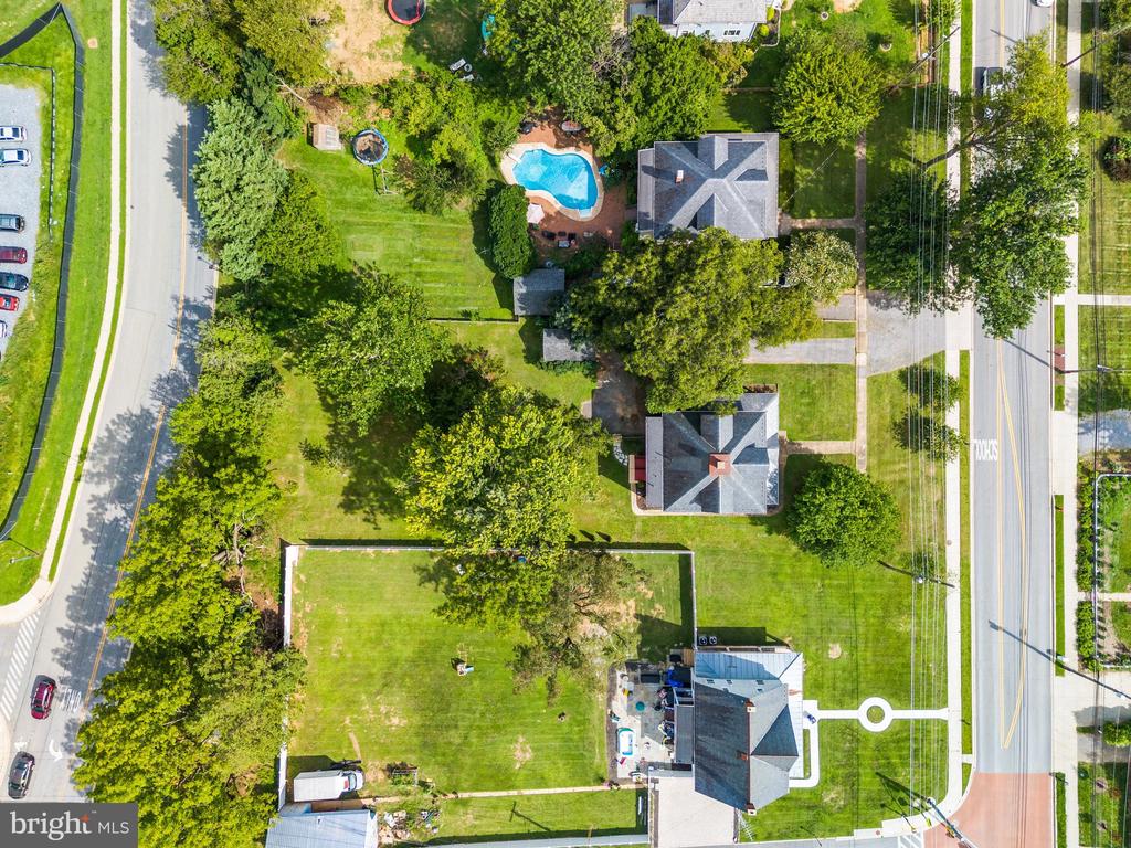 305 E MAIN STREET