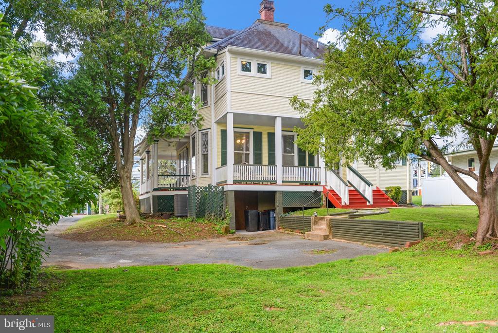305 E MAIN STREET