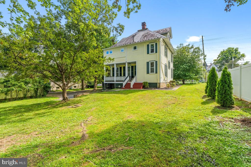305 E MAIN STREET