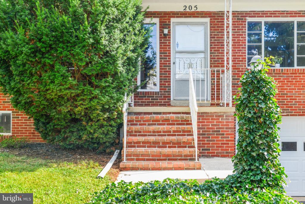205 FRANKLIN STREET