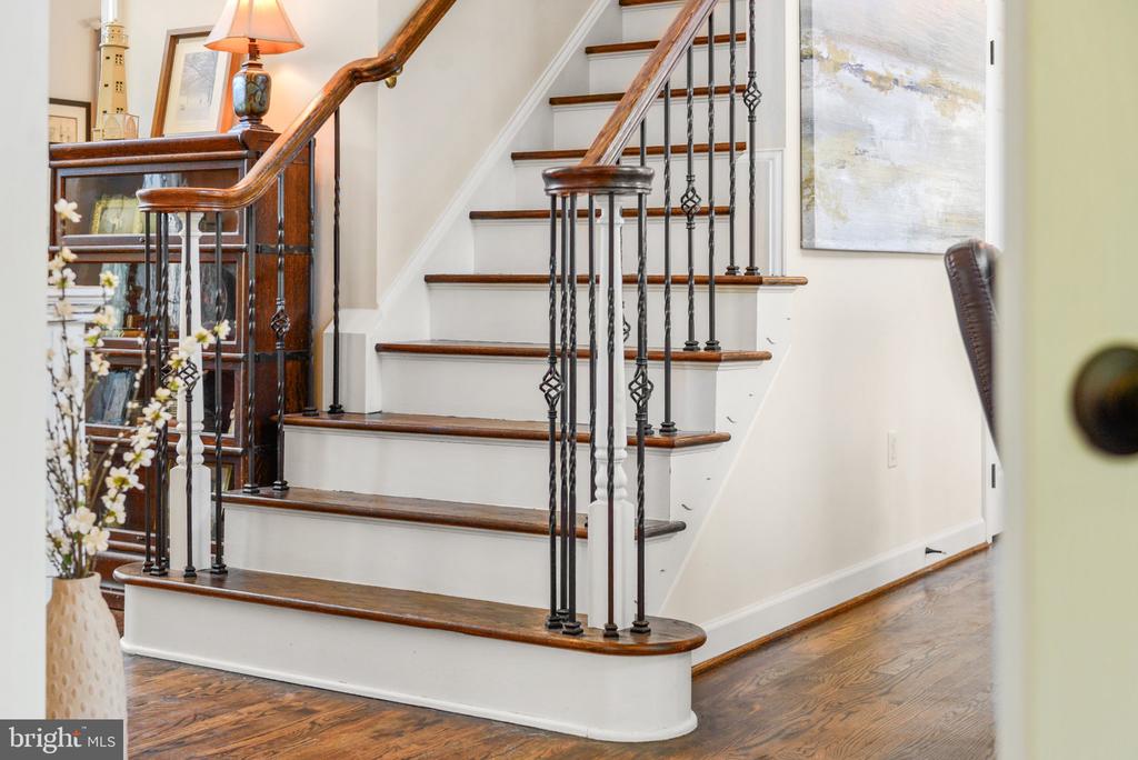 212 LAYLA DRIVE