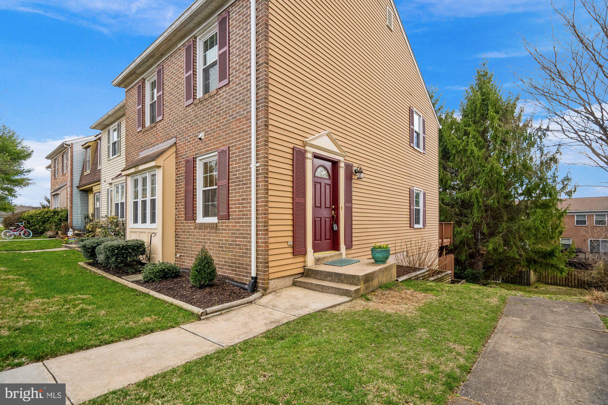 3549 SPLIT RAIL LANE