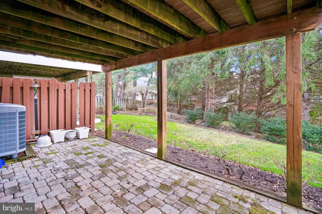 3549 SPLIT RAIL LANE