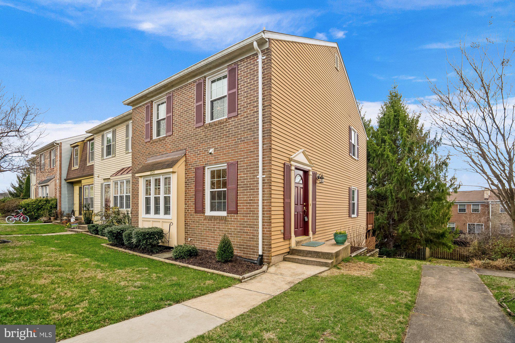 3549 SPLIT RAIL LANE