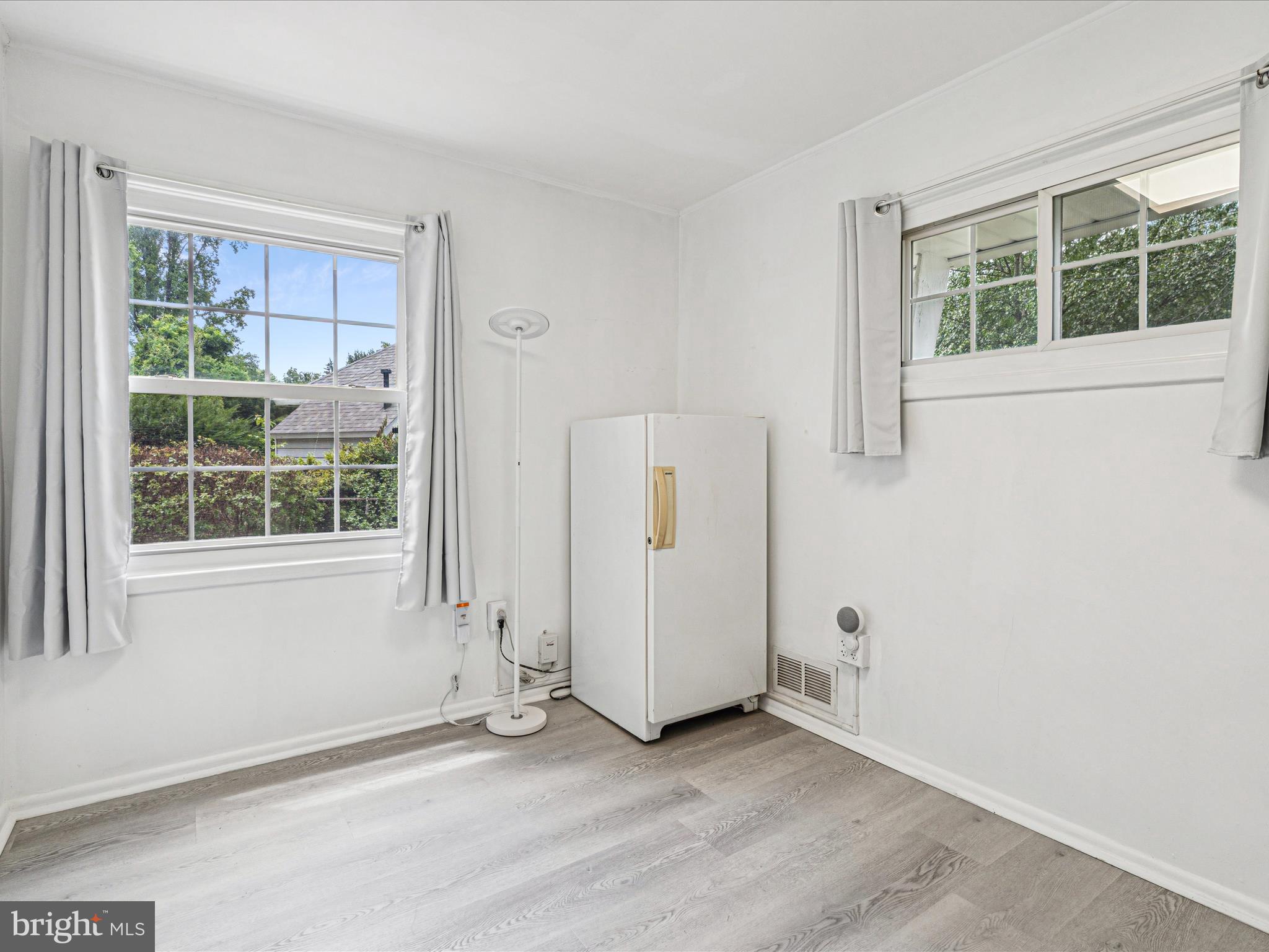 4 CALVIN COURT