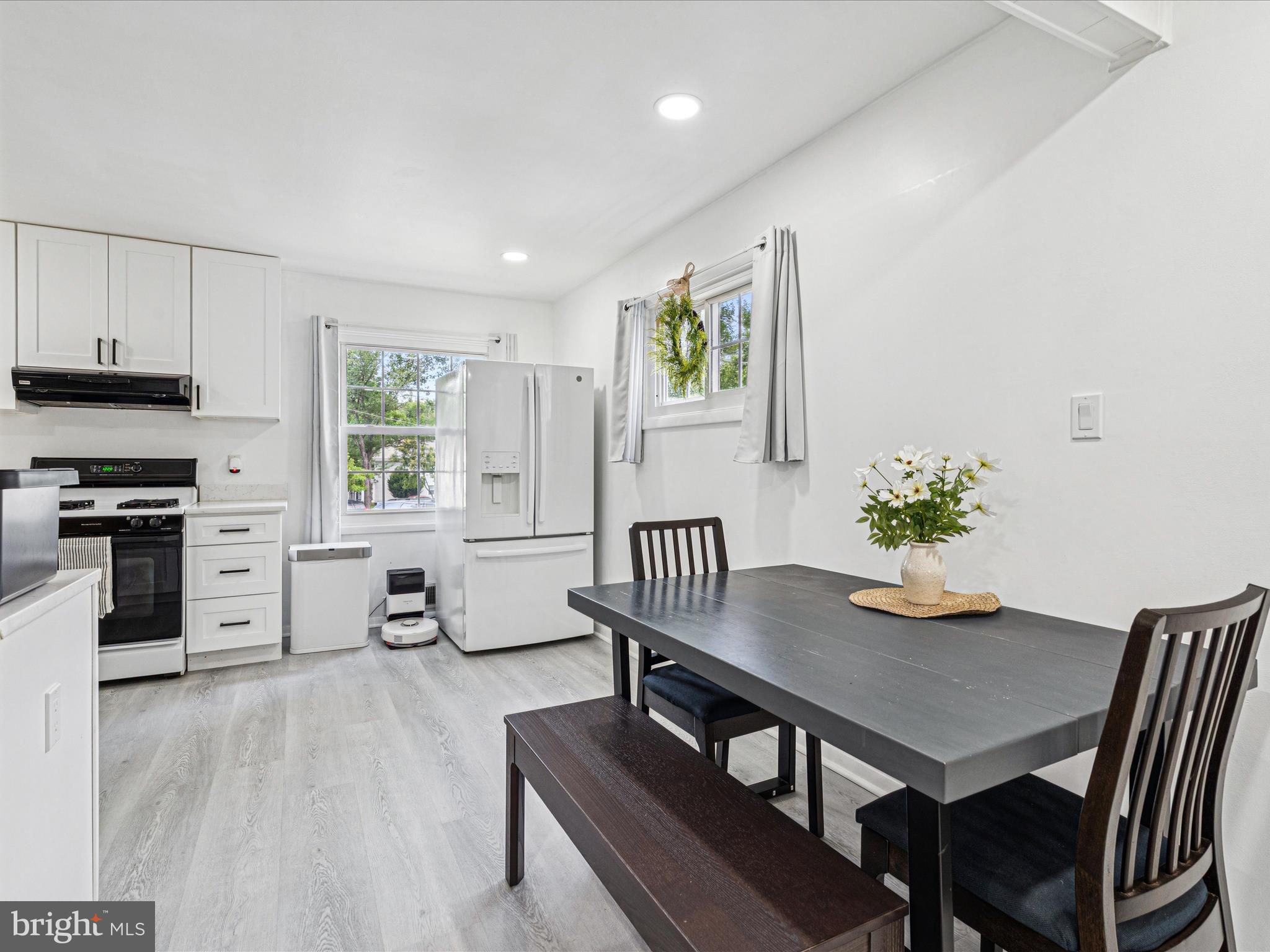 4 CALVIN COURT