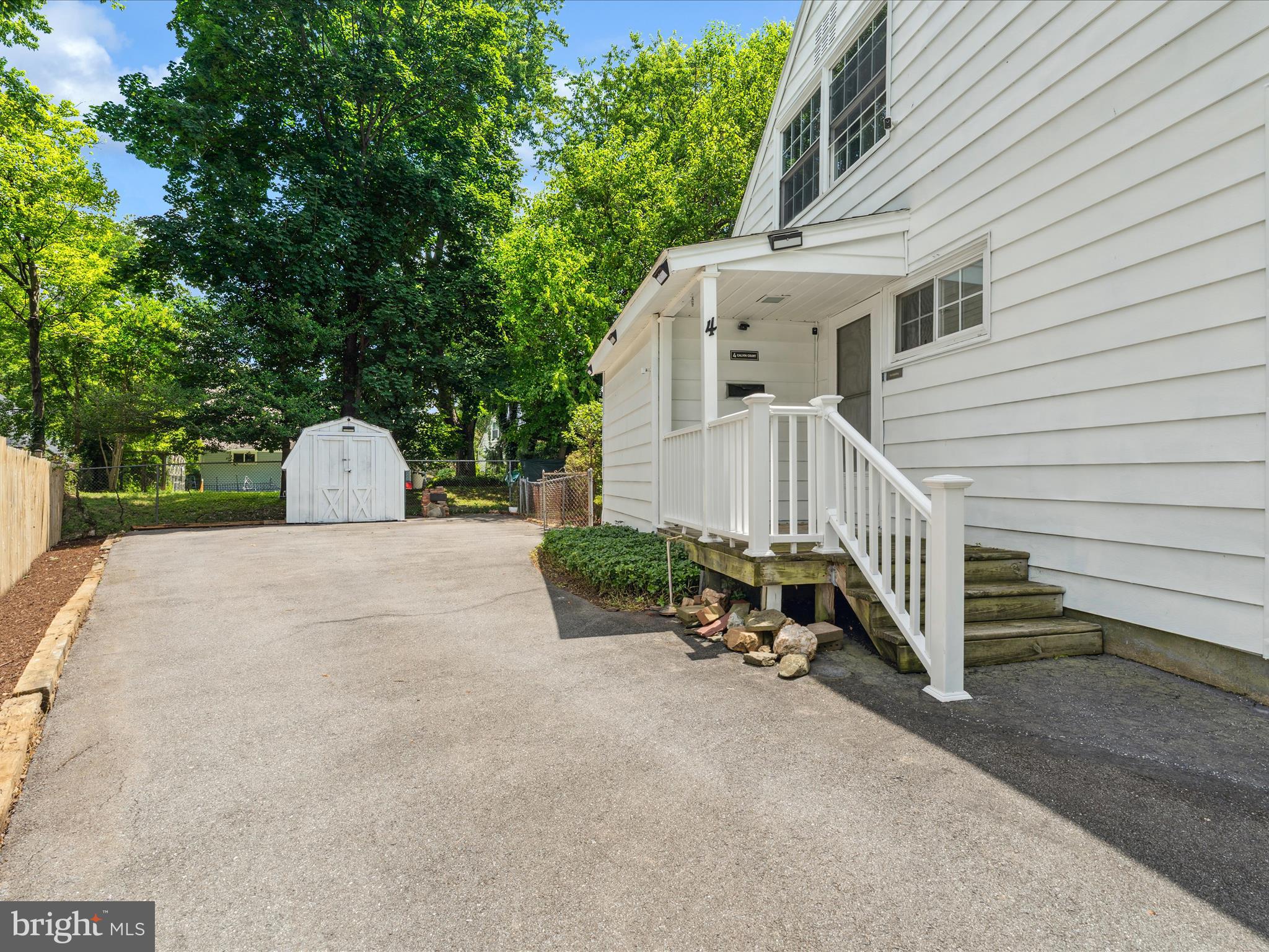 4 CALVIN COURT