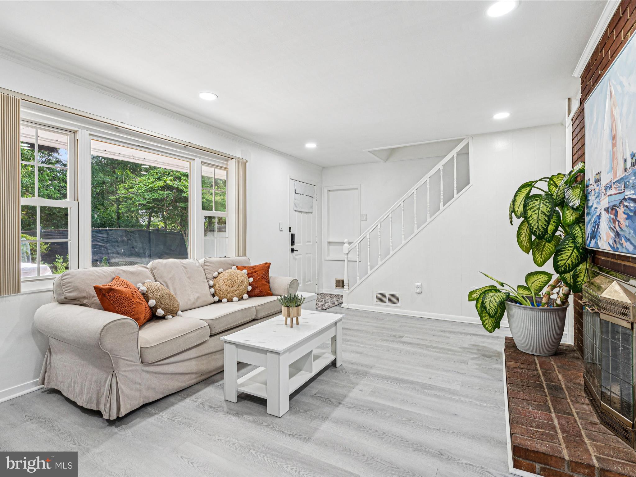 4 CALVIN COURT