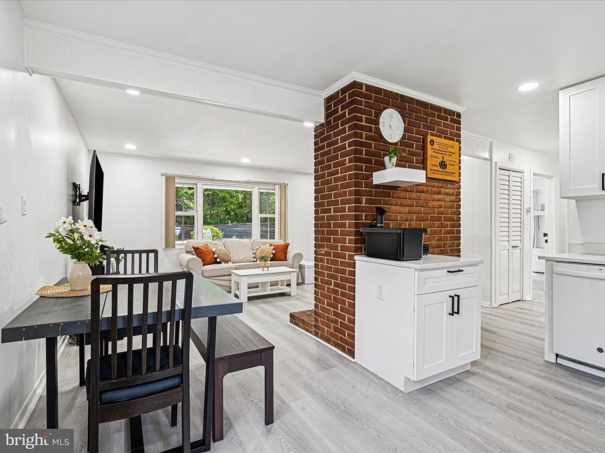 4 CALVIN COURT