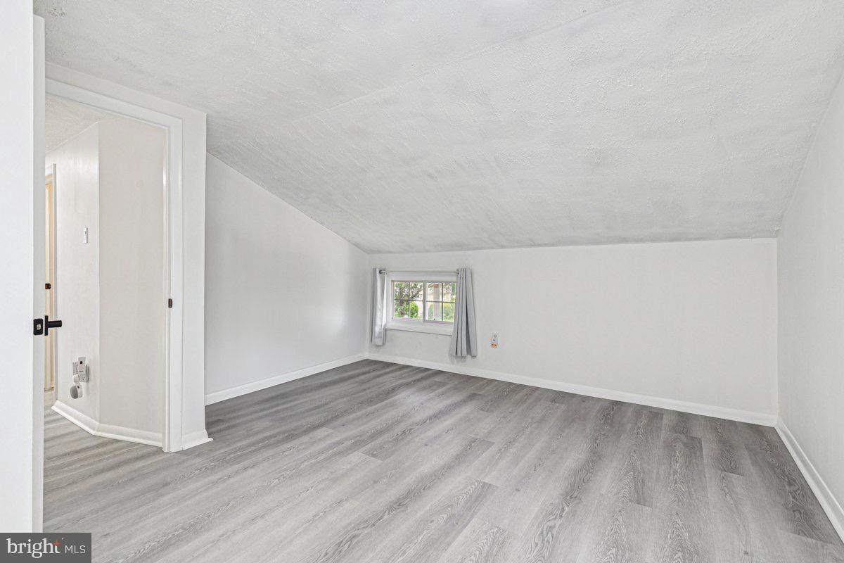 4 CALVIN COURT
