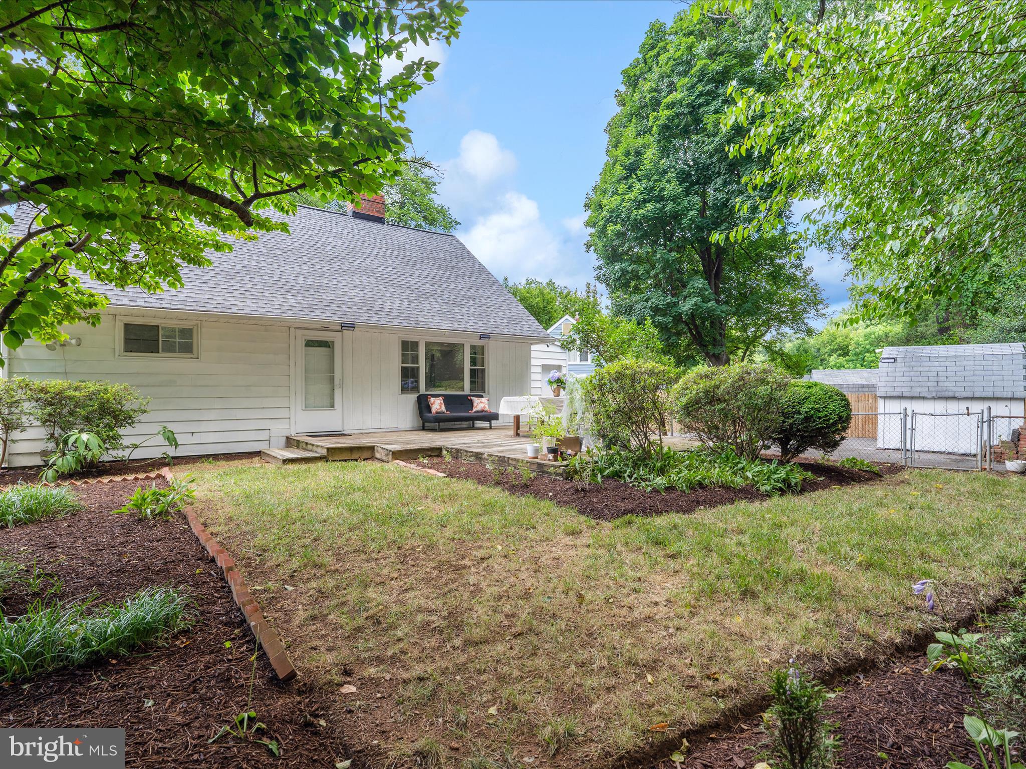 4 CALVIN COURT