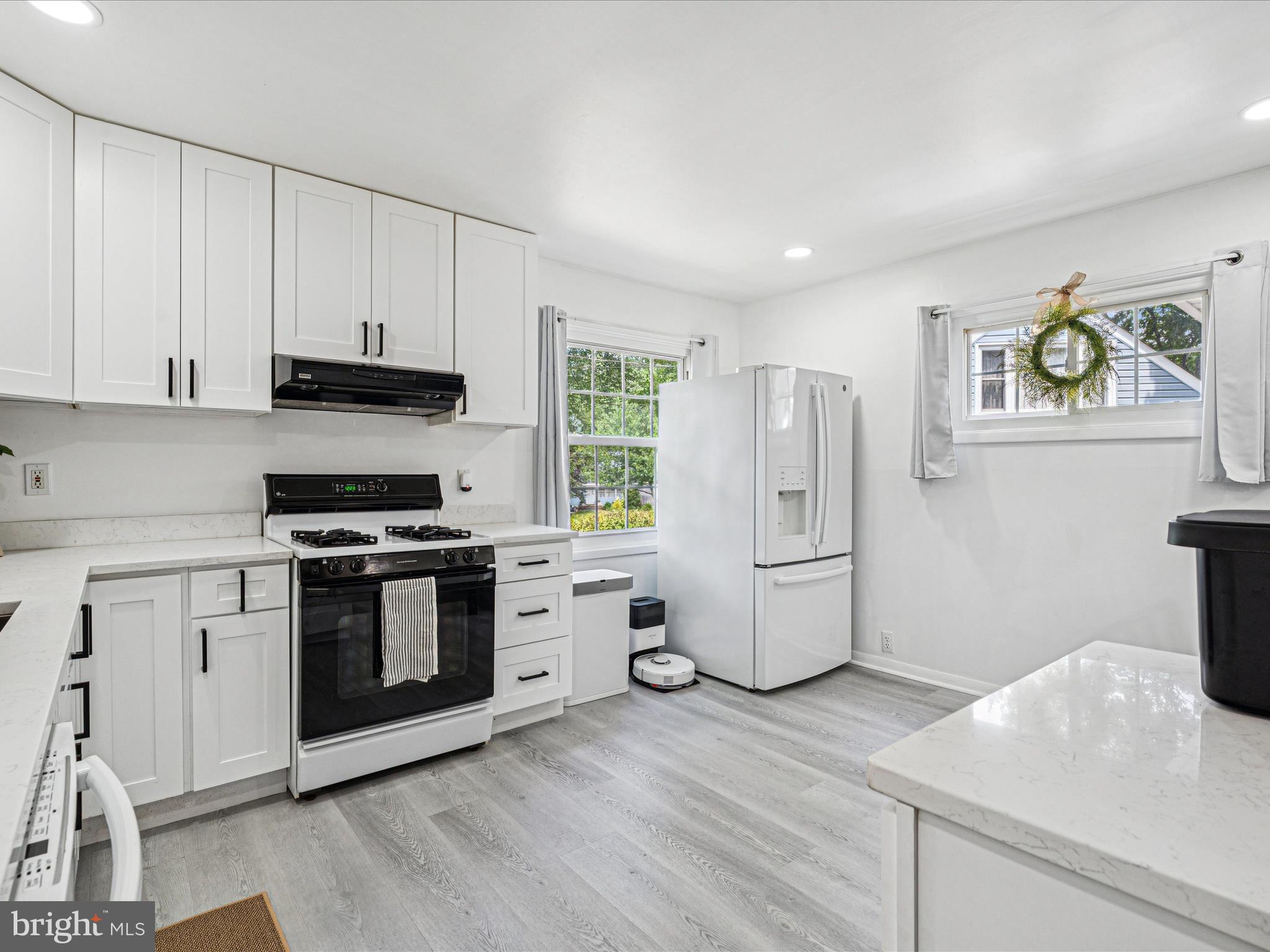 4 CALVIN COURT