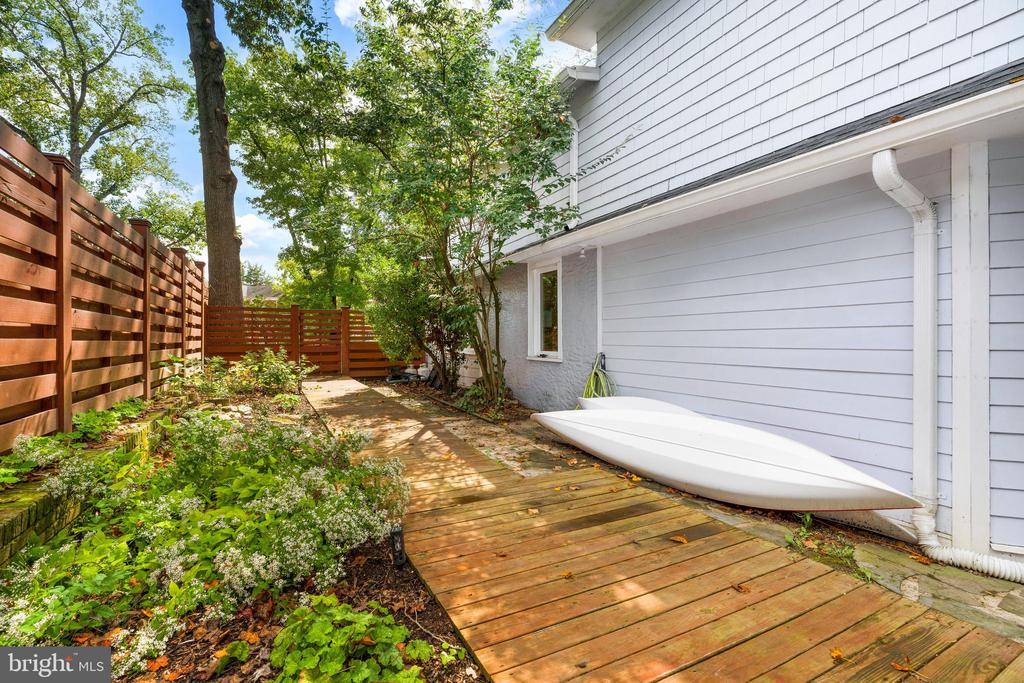 216 DOMER AVENUE