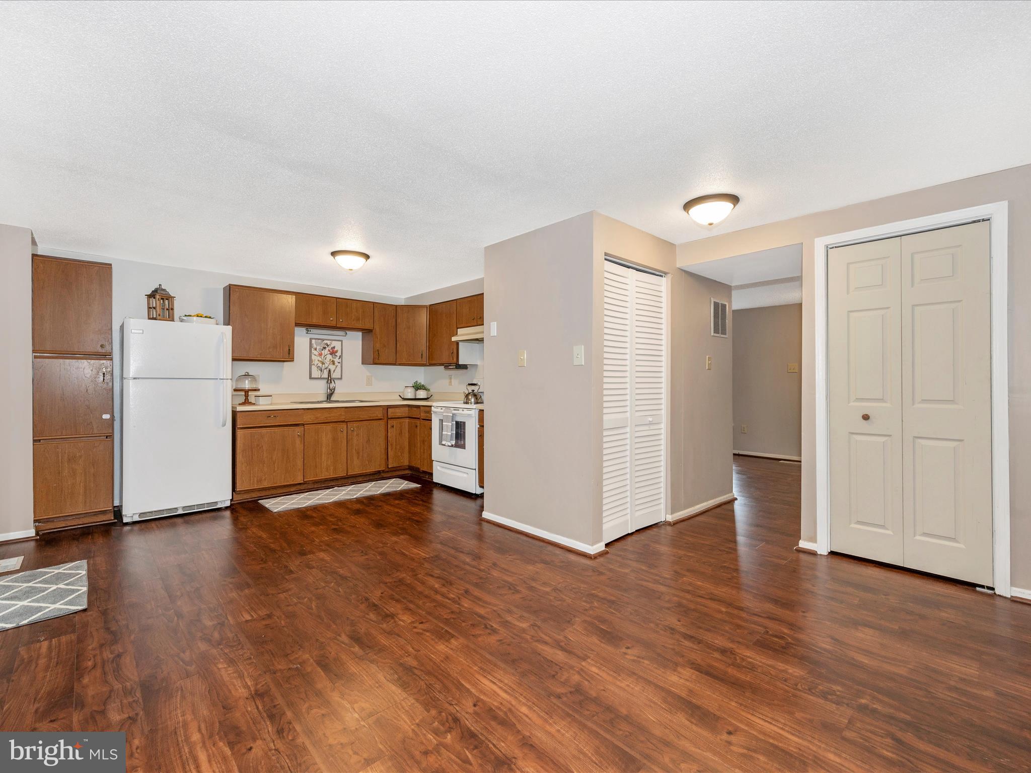 122 VALLEY VIEW COURT