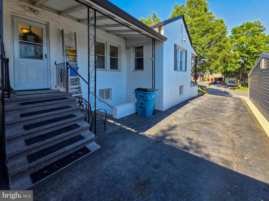 419 PANGBORN BOULEVARD