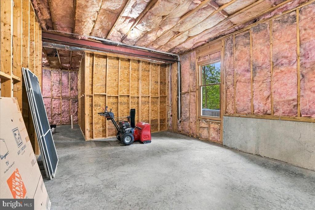 3416 HAWKS LANE
