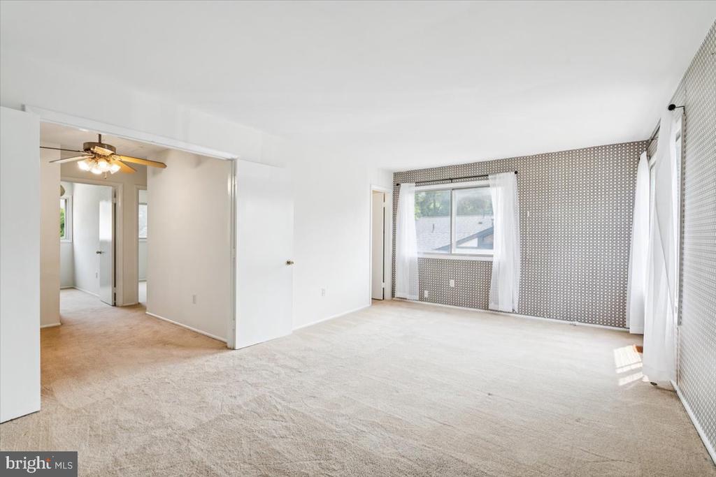 167 S FOX ROAD