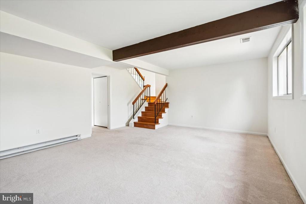 167 S FOX ROAD