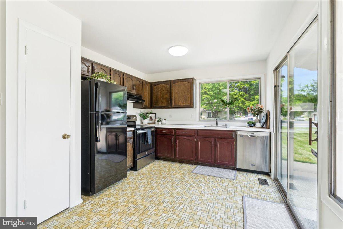167 S FOX ROAD