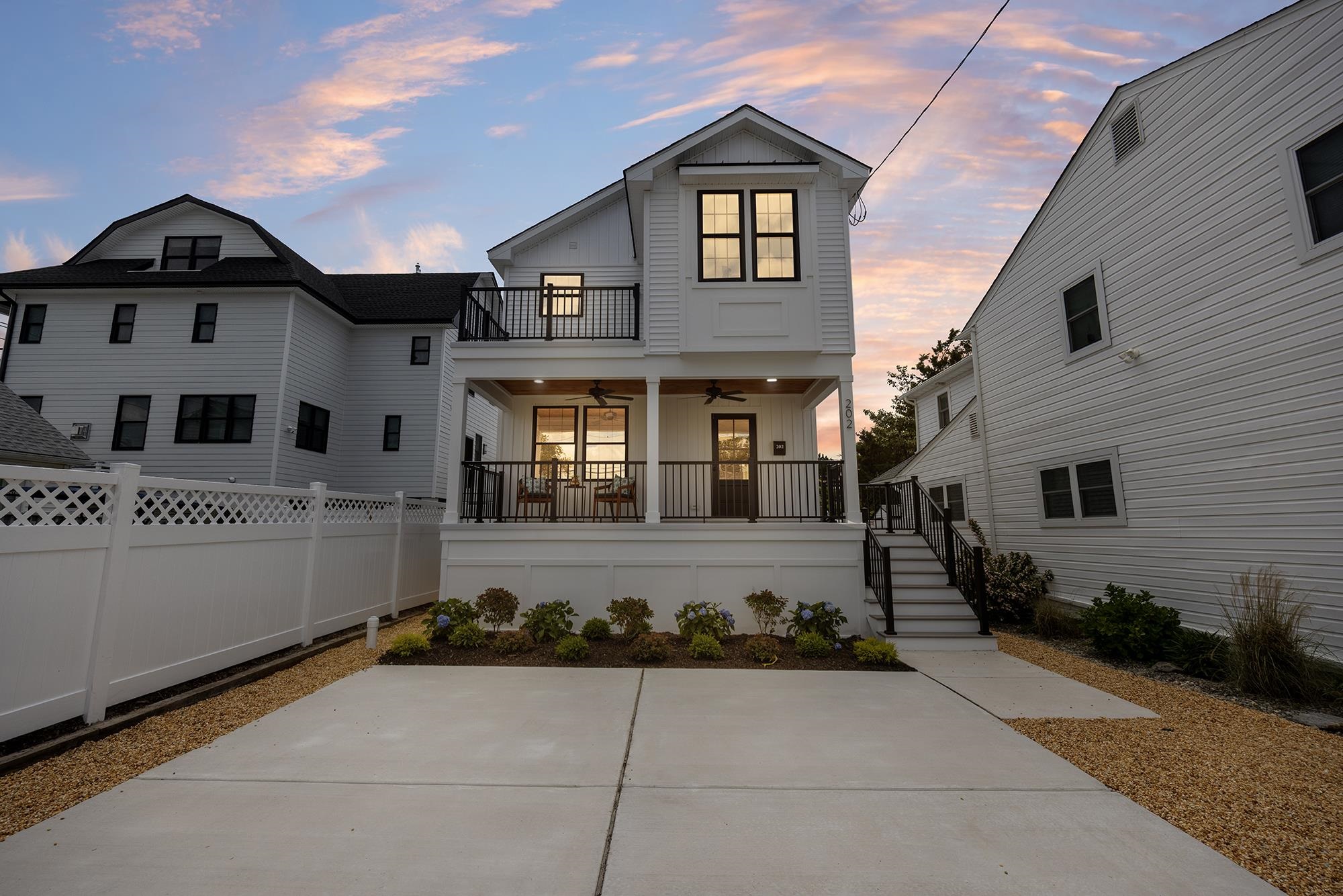 202 N Fredericksburg Avenue