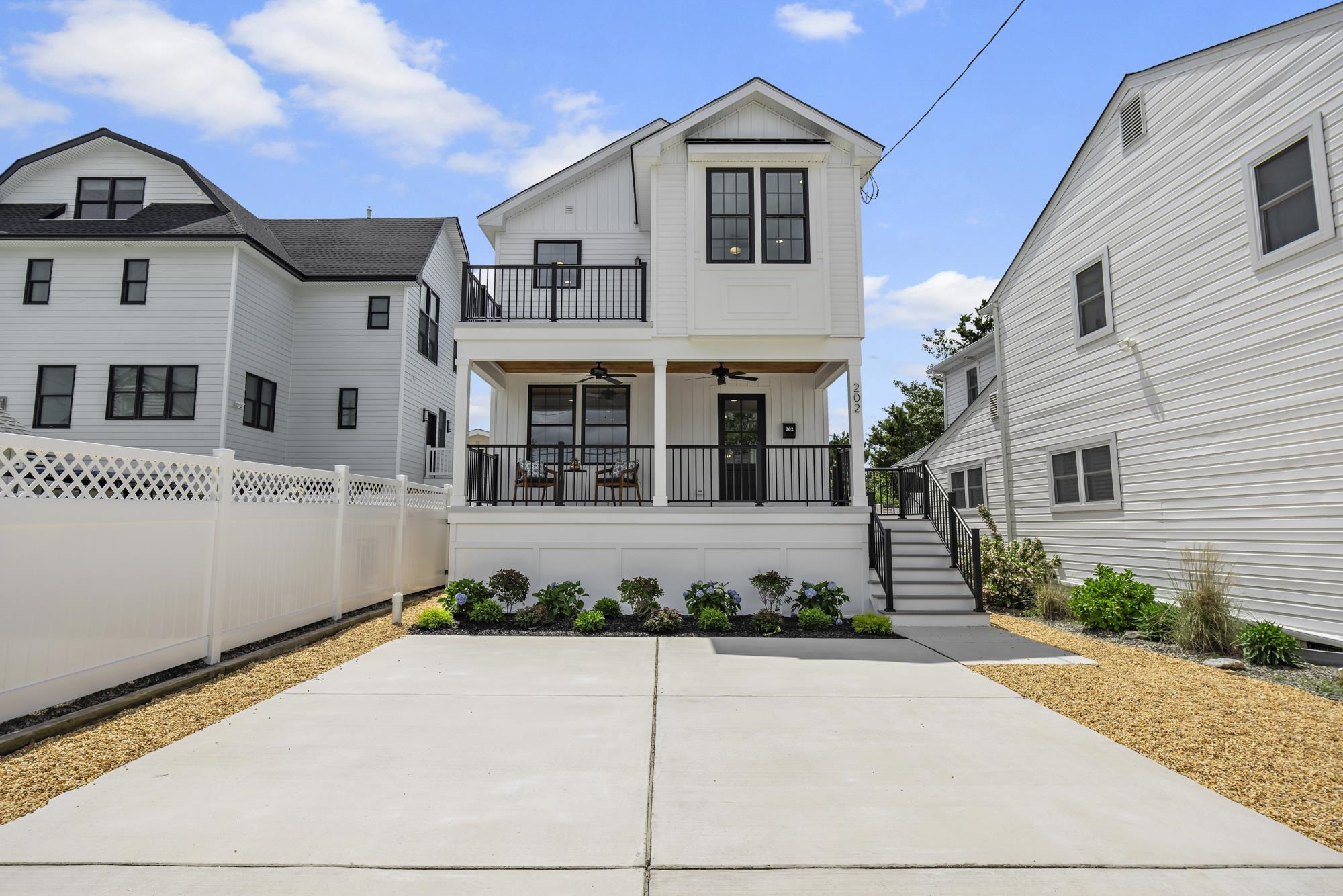 202 N Fredericksburg Avenue