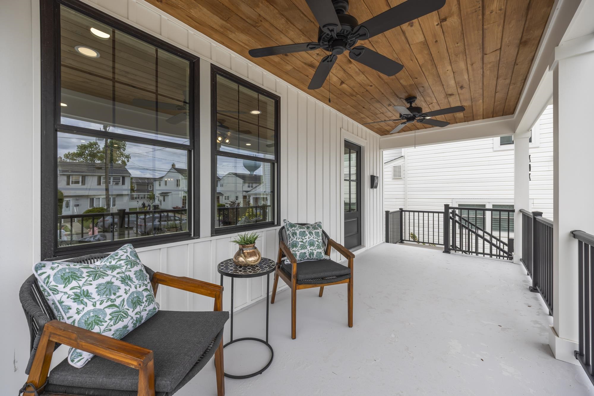 202 N Fredericksburg Avenue