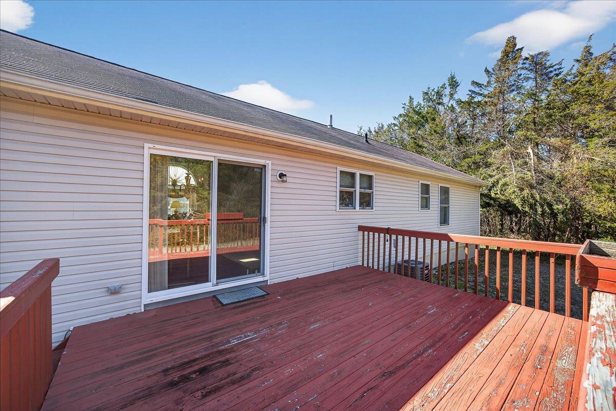 8 Meadows Edge Drive