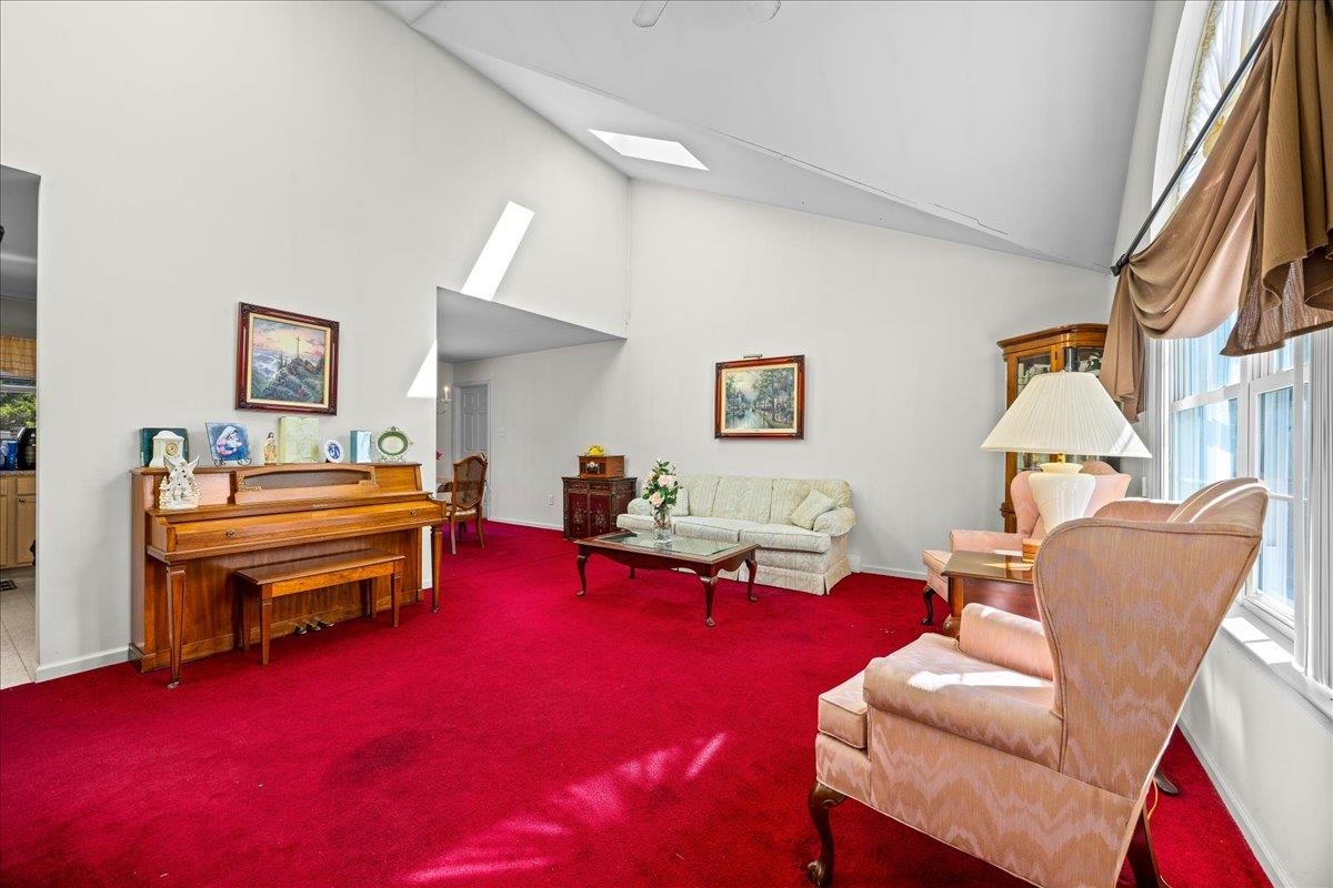 8 Meadows Edge Drive