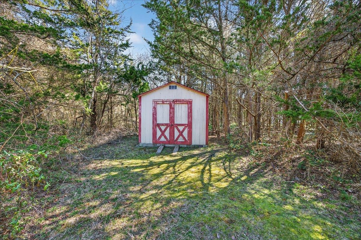 8 Meadows Edge Drive