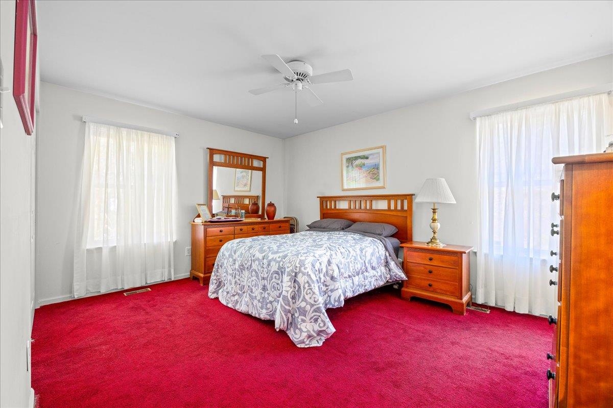 8 Meadows Edge Drive