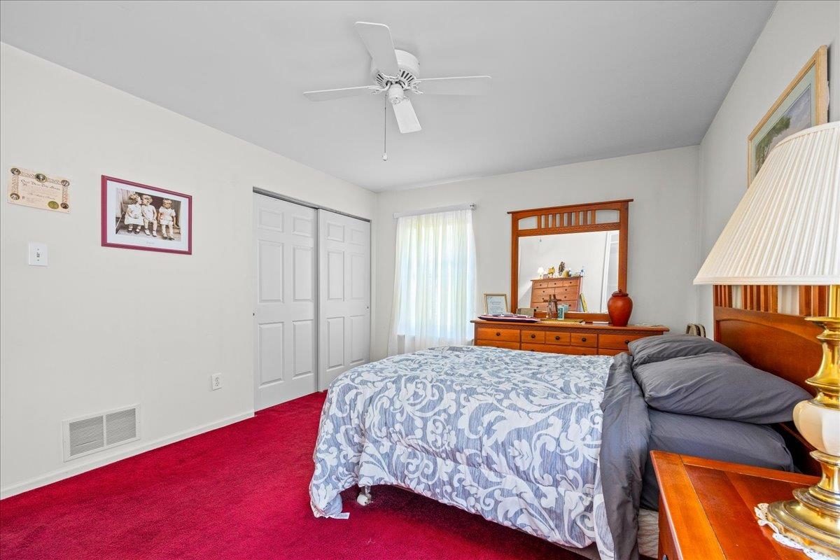 8 Meadows Edge Drive