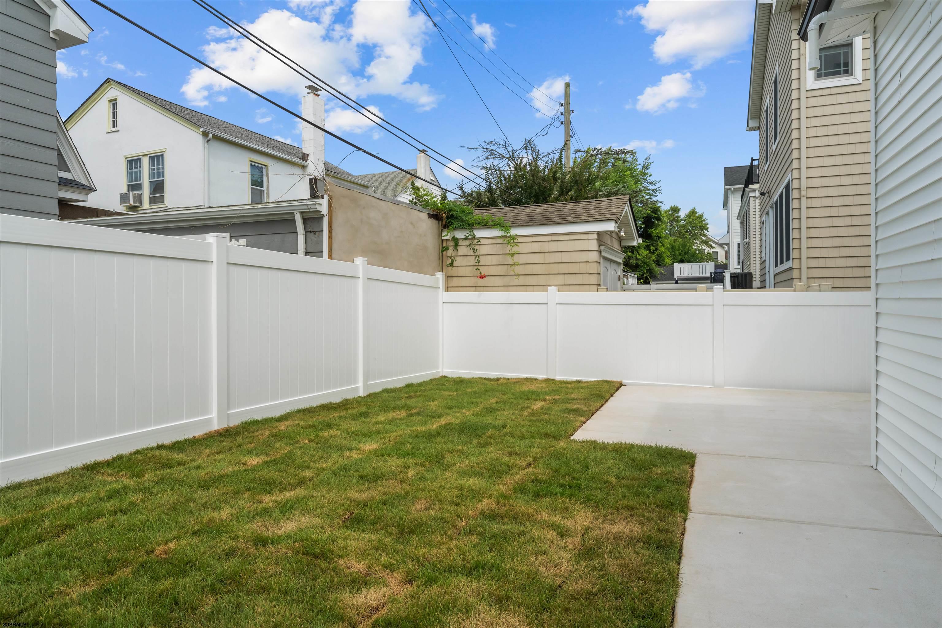 18 N Fredericksburg Ave