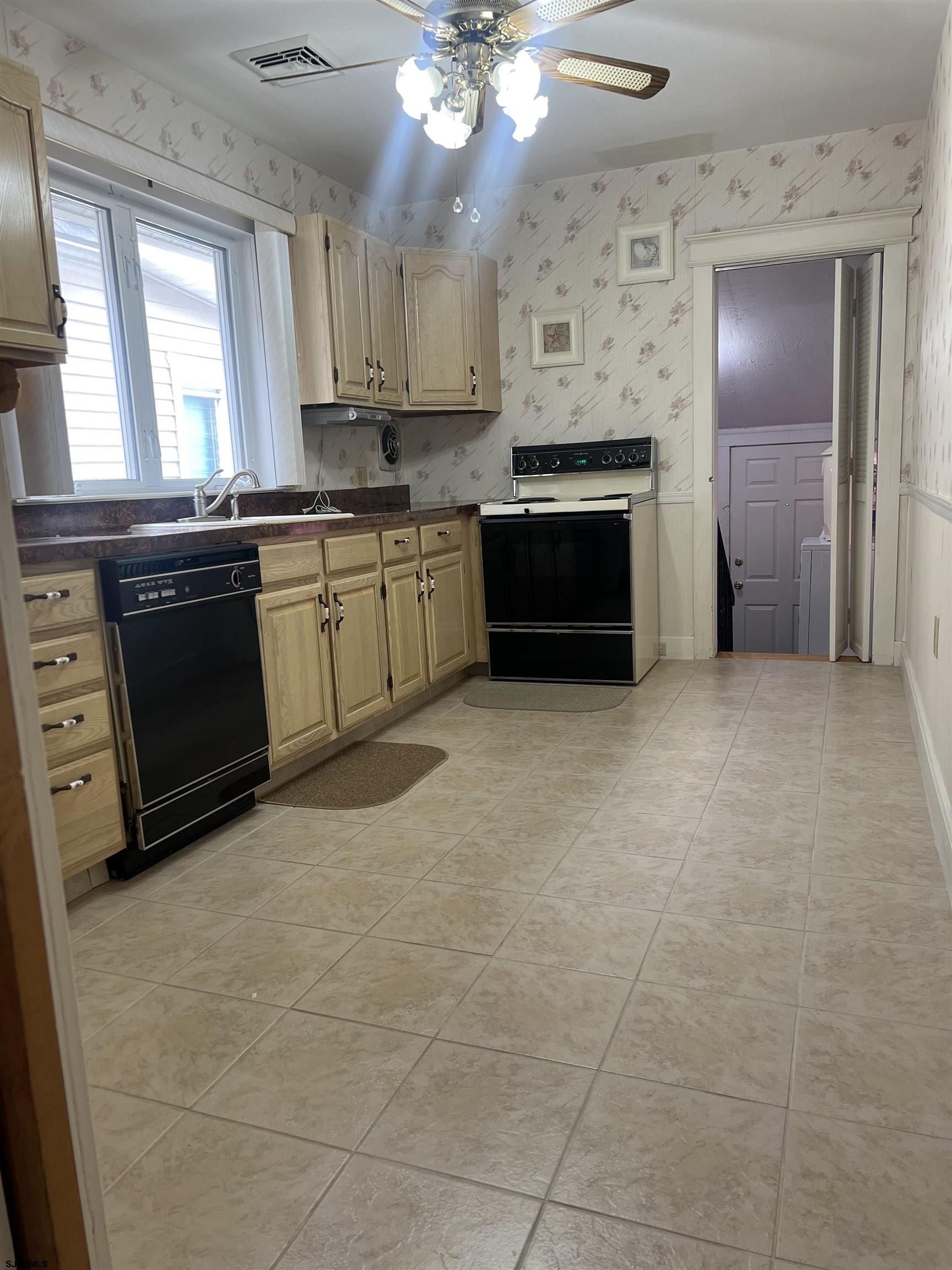 207 N Somerset Ave Ave