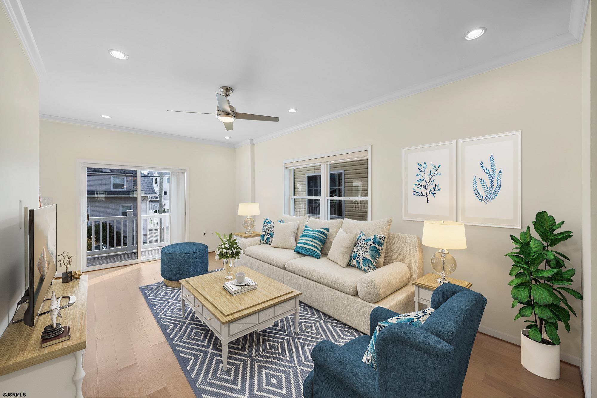 6313 Monmouth Ave