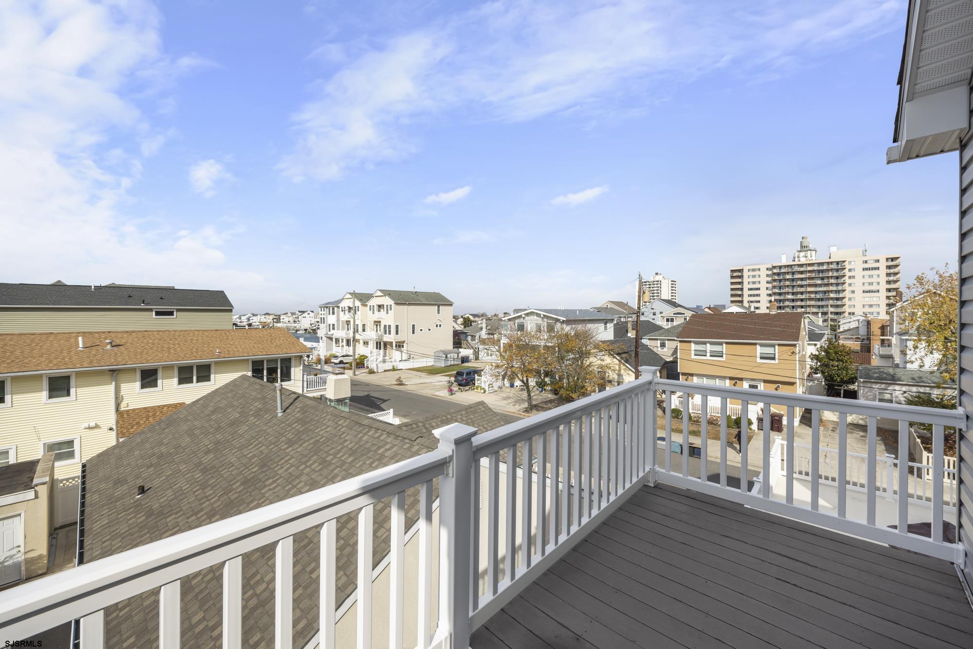 6313 Monmouth Ave